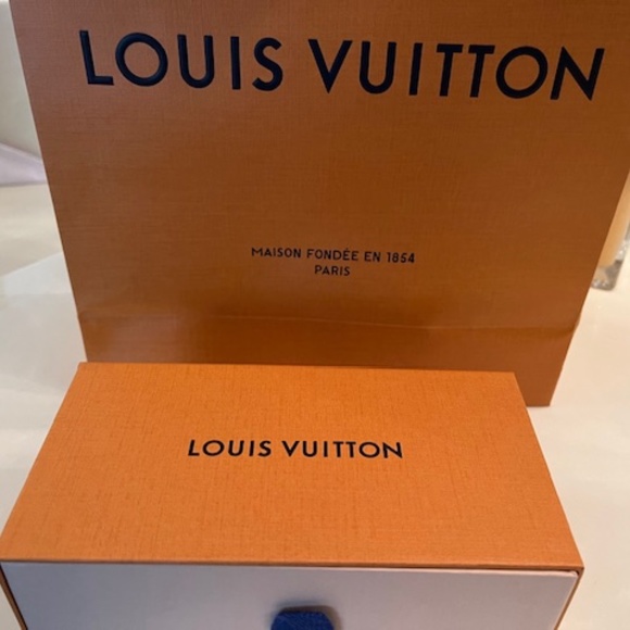 Louis Vuitton Moon Metal Cat Eye Sunglasses - Picture 10 of 10